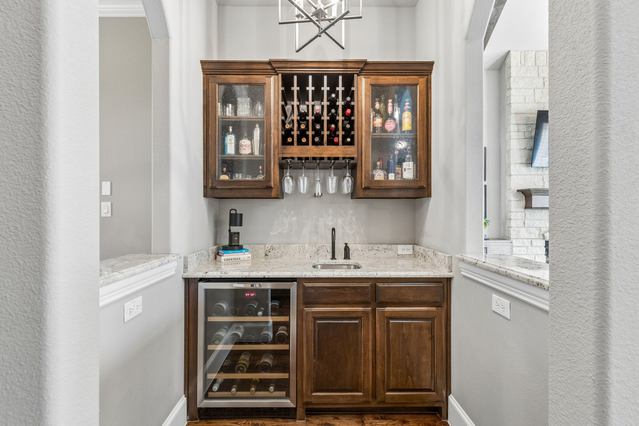 1530 Stillhouse Hollow Dr-013