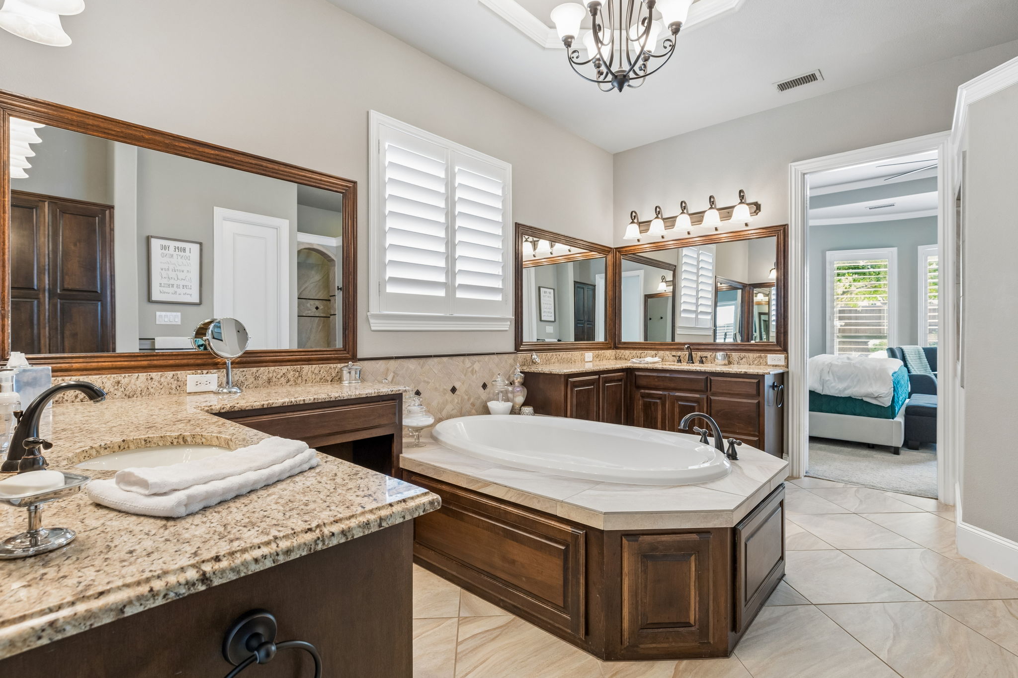 1530 Stillhouse Hollow Dr-017