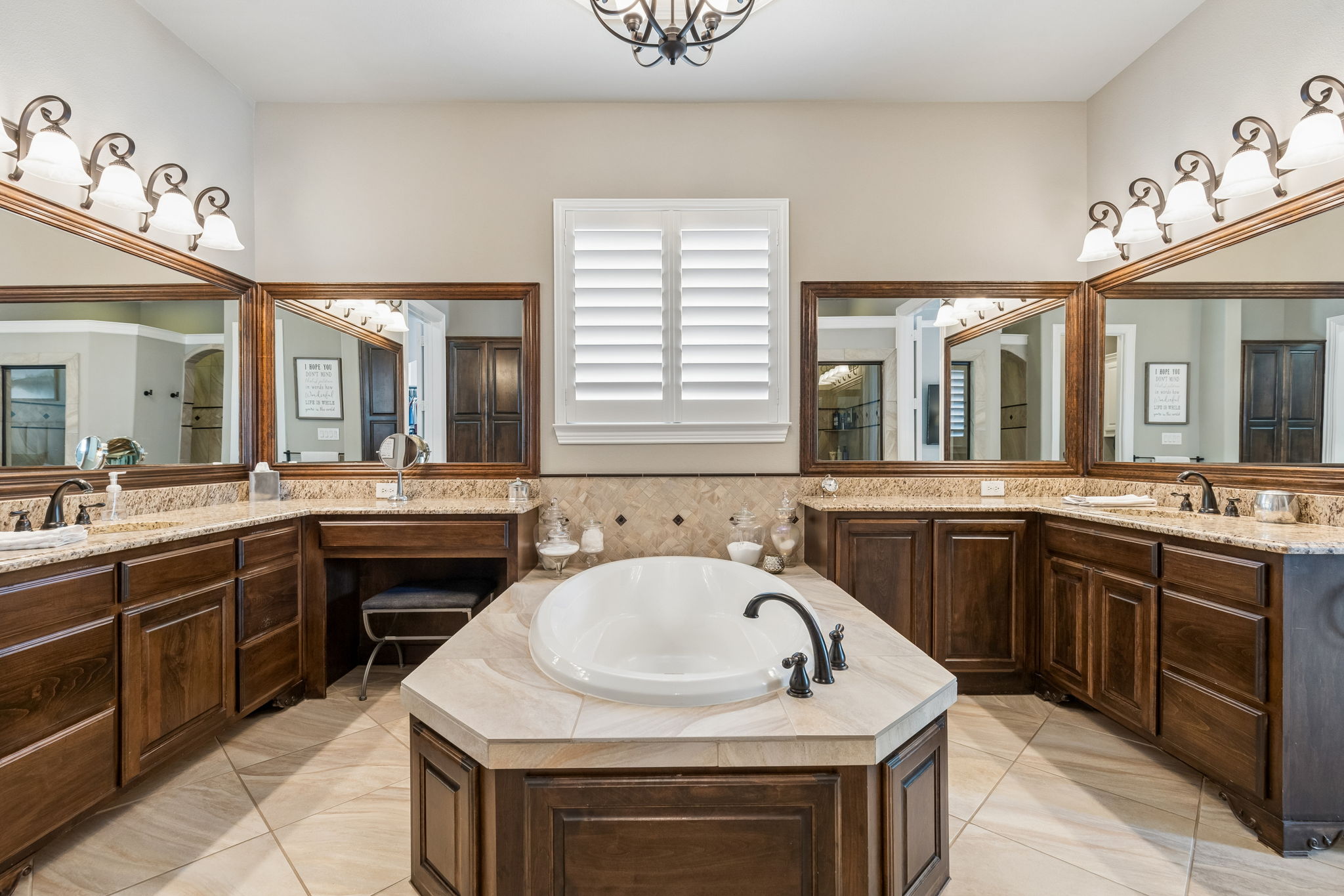 1530 Stillhouse Hollow Dr-020