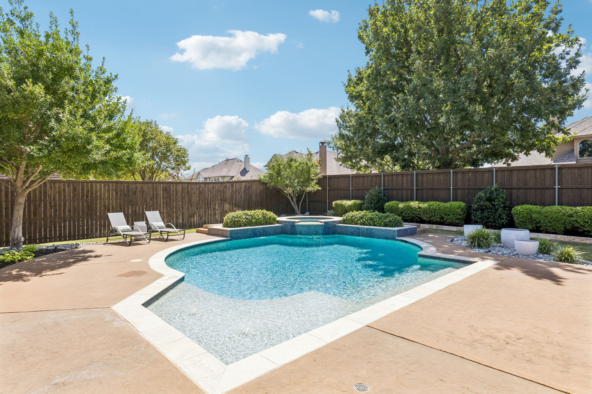 1530 Stillhouse Hollow Dr-038