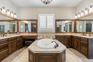 1530 Stillhouse Hollow Dr-020
