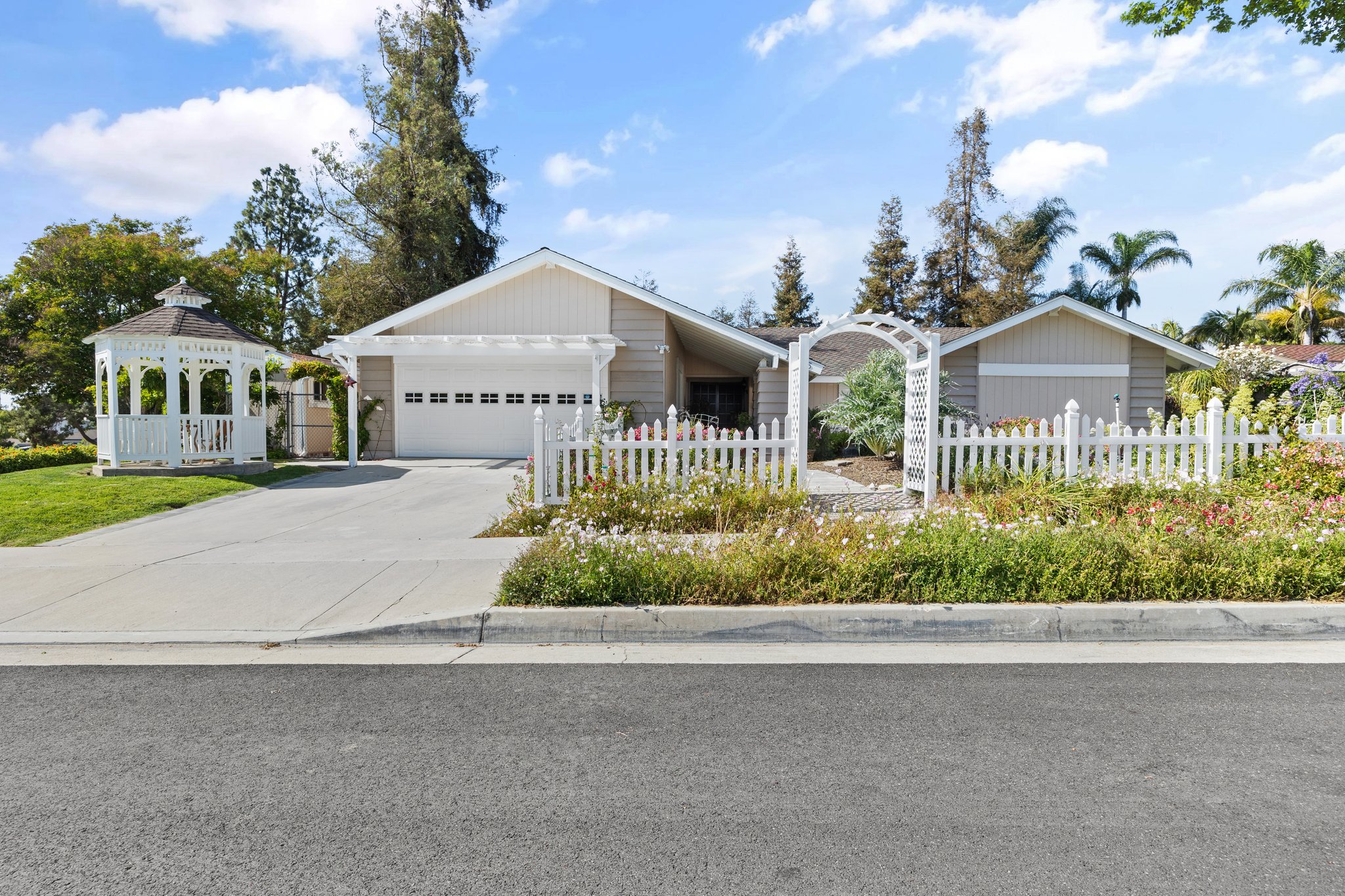 15305 Castanet Dr, La Mirada, CA 90638, USA Photo 3