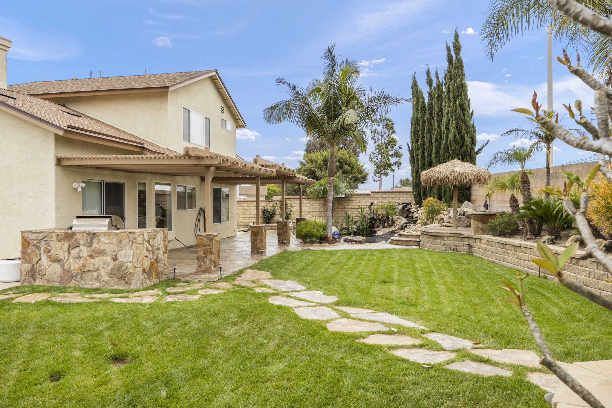 Backyard so good, your guests might forget to go home.