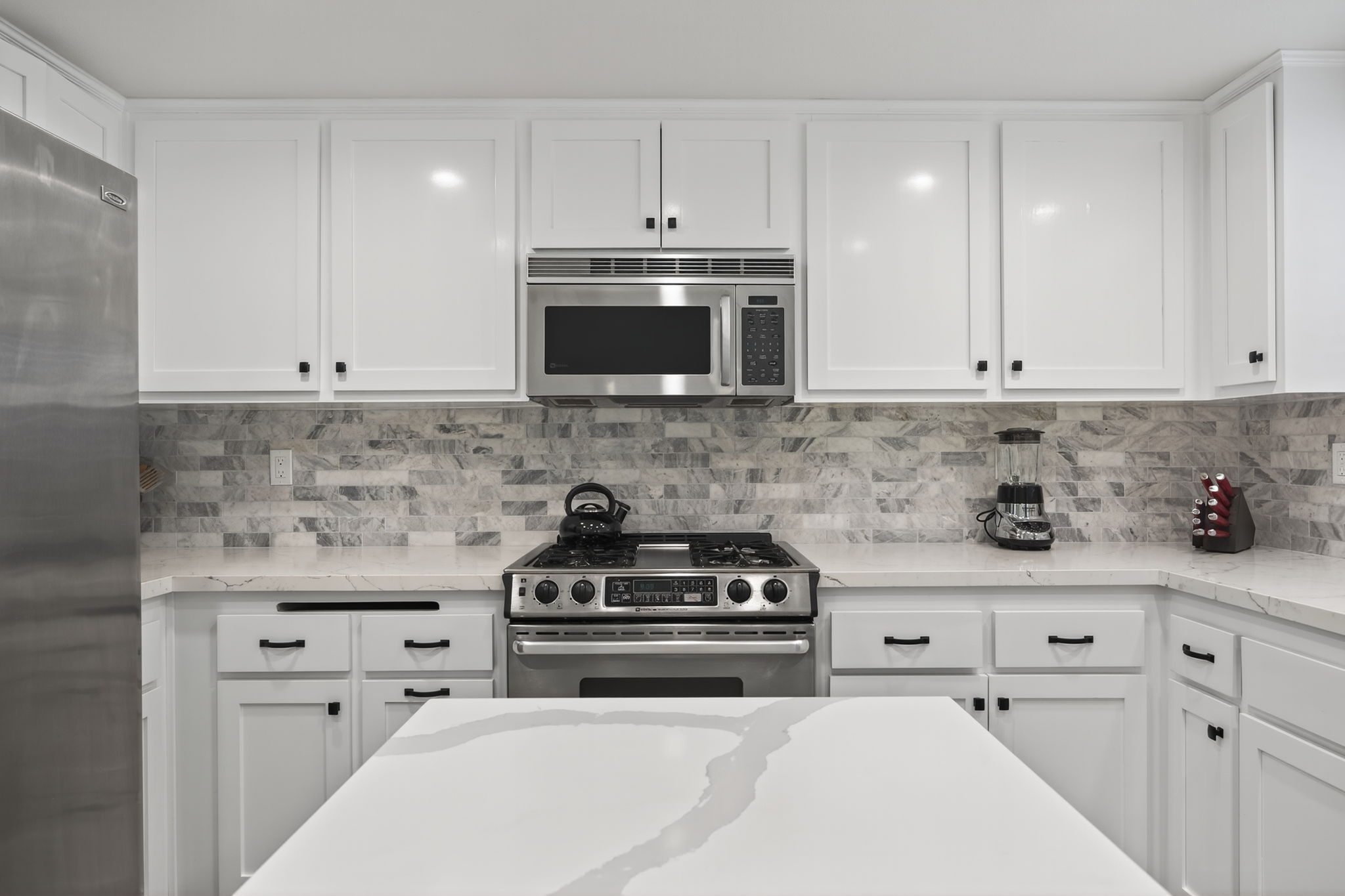 Does this backsplash look good on me? 😉