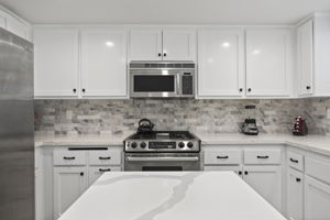 Does this backsplash look good on me? 😉