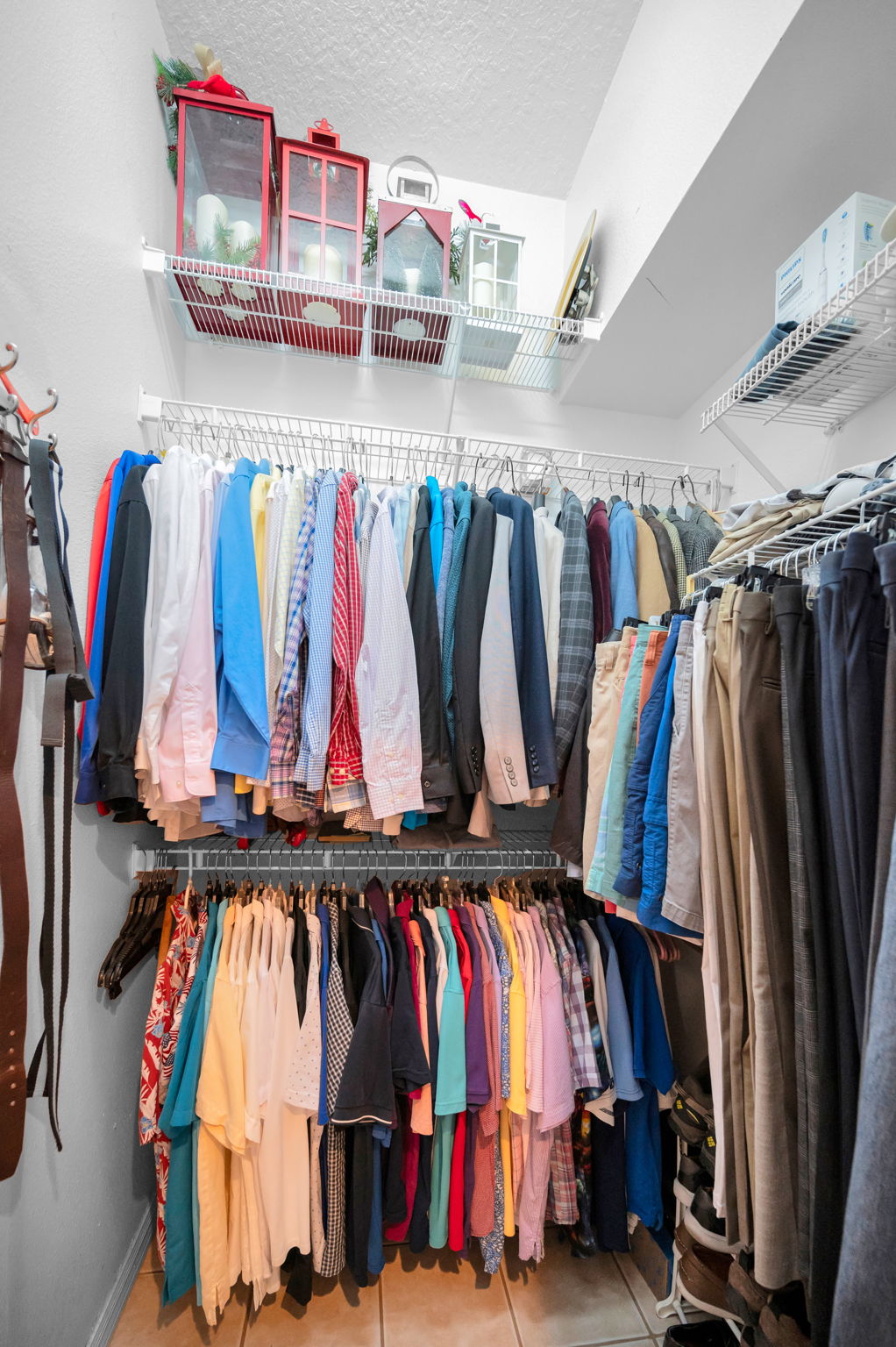 Master Bedroom Walk-in Closet2