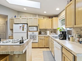 15313 NE 12th St, Bellevue, WA 98007, USA Photo 9