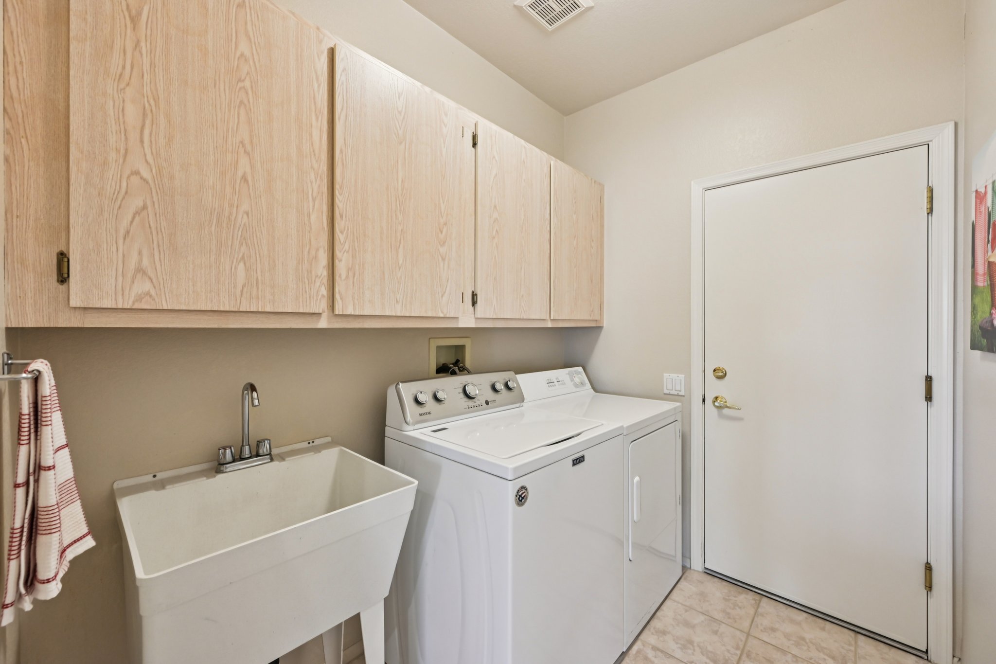 W Black Gold Ln-S2203-025.jpg