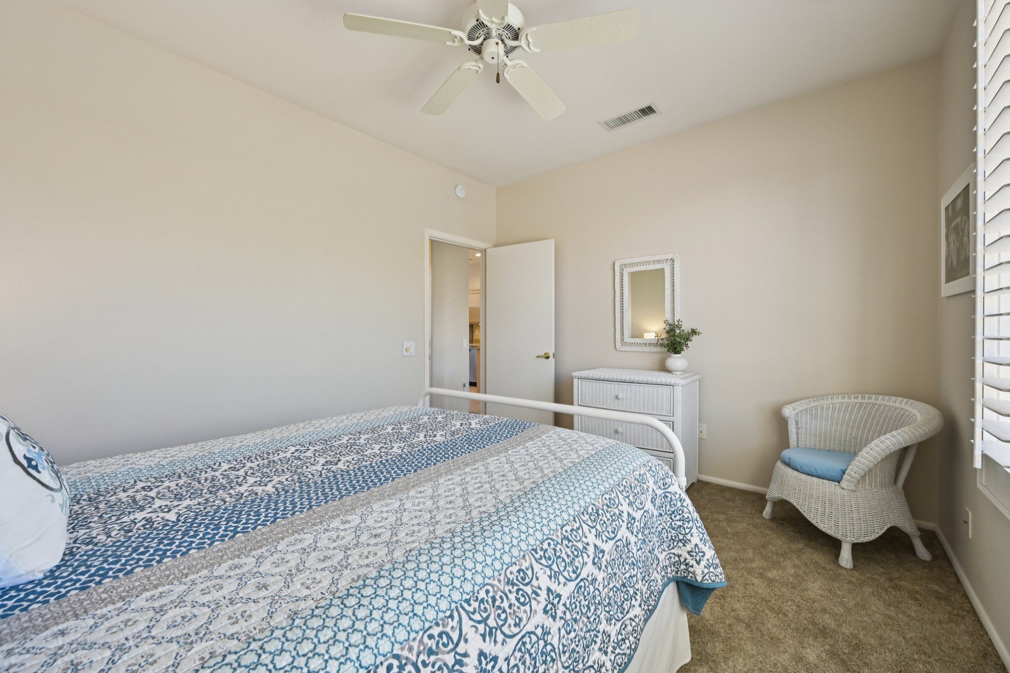 W Black Gold Ln-S2203-029.jpg