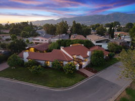 Photo 0
