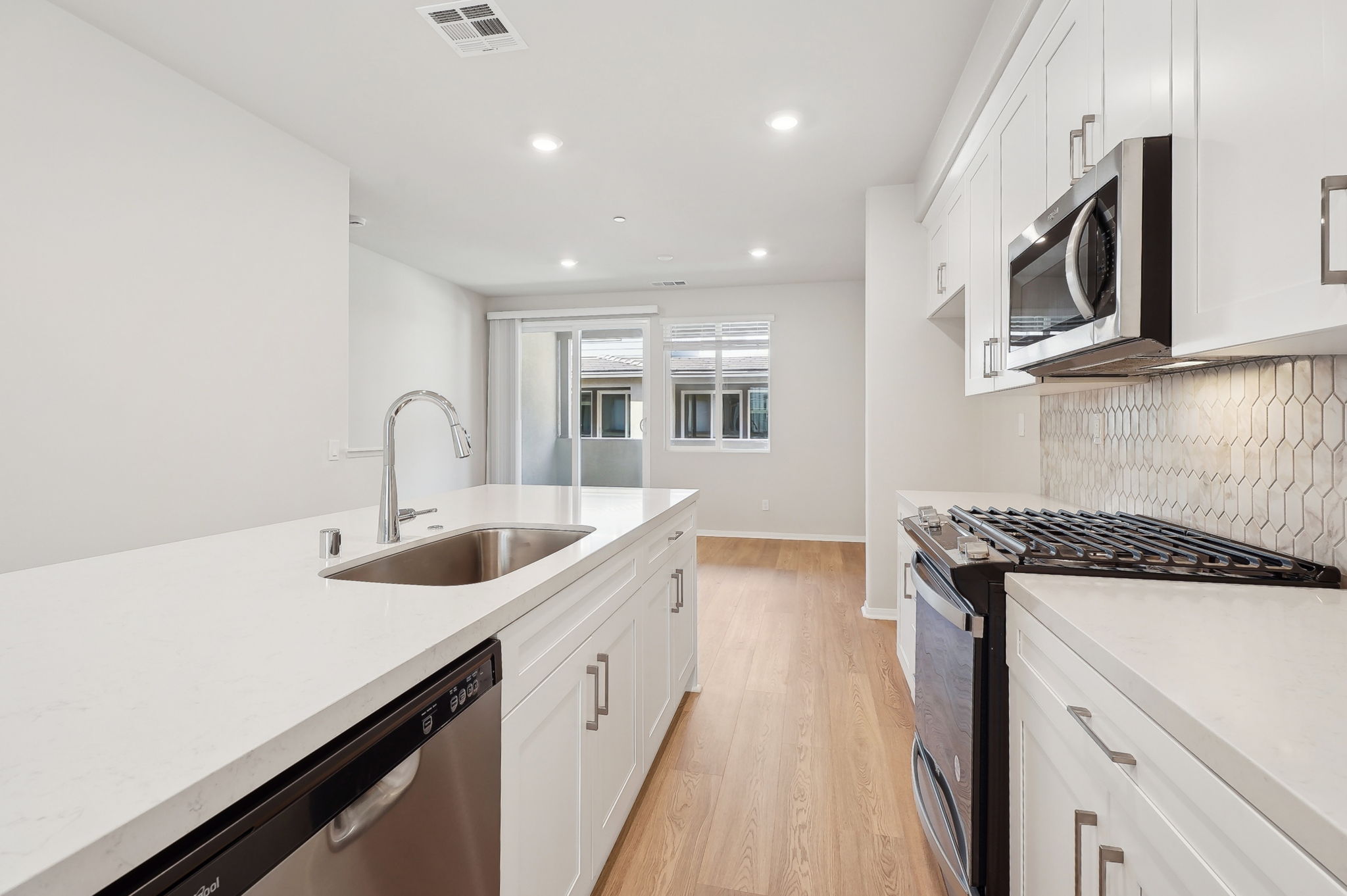 Southern California - Stratus - 1533 Stratus Drive - 011