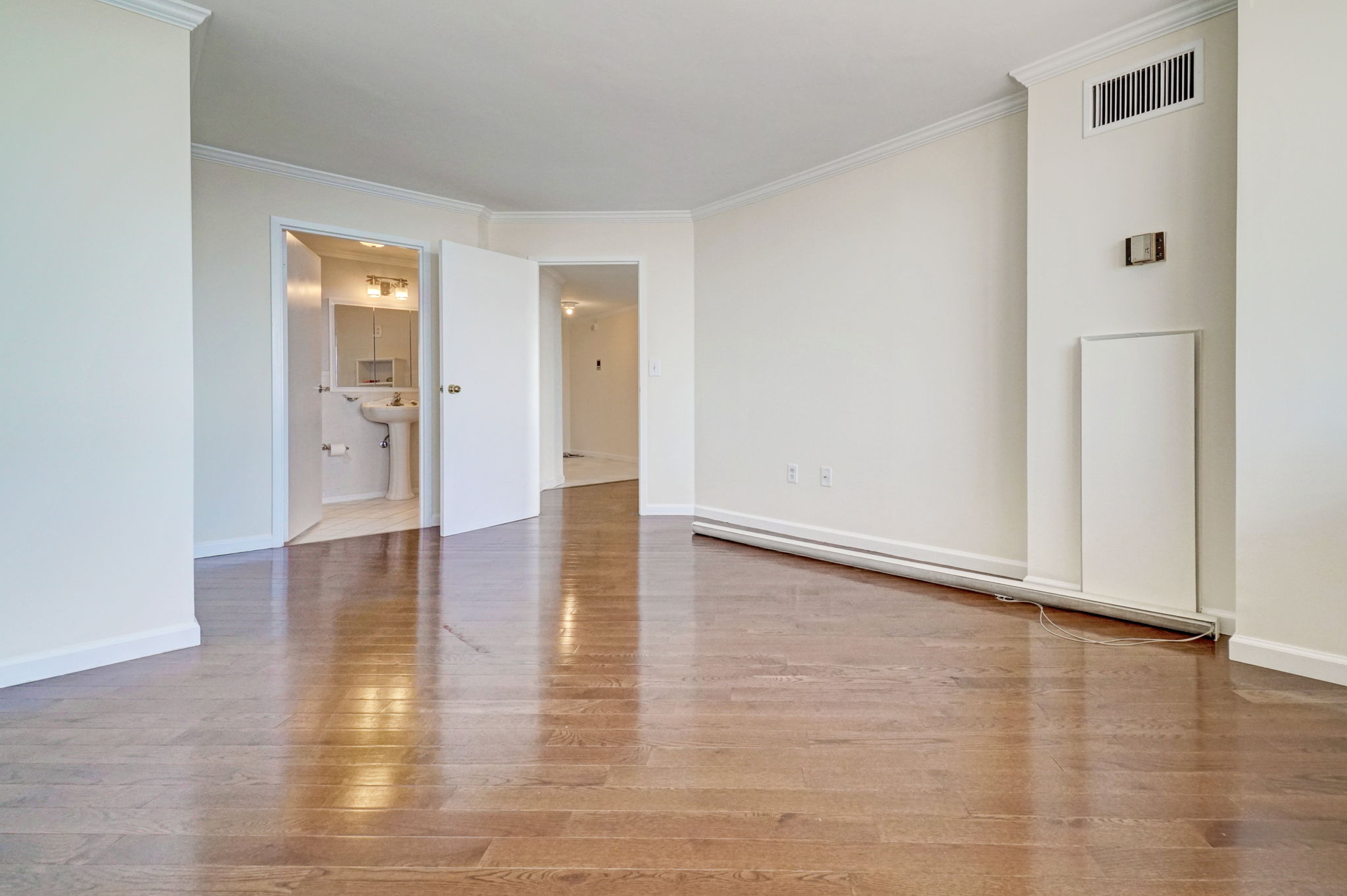 1534 Harmon Cove Tower Secaucus NJ