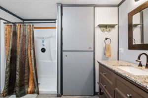 Primary Bathroom (2)