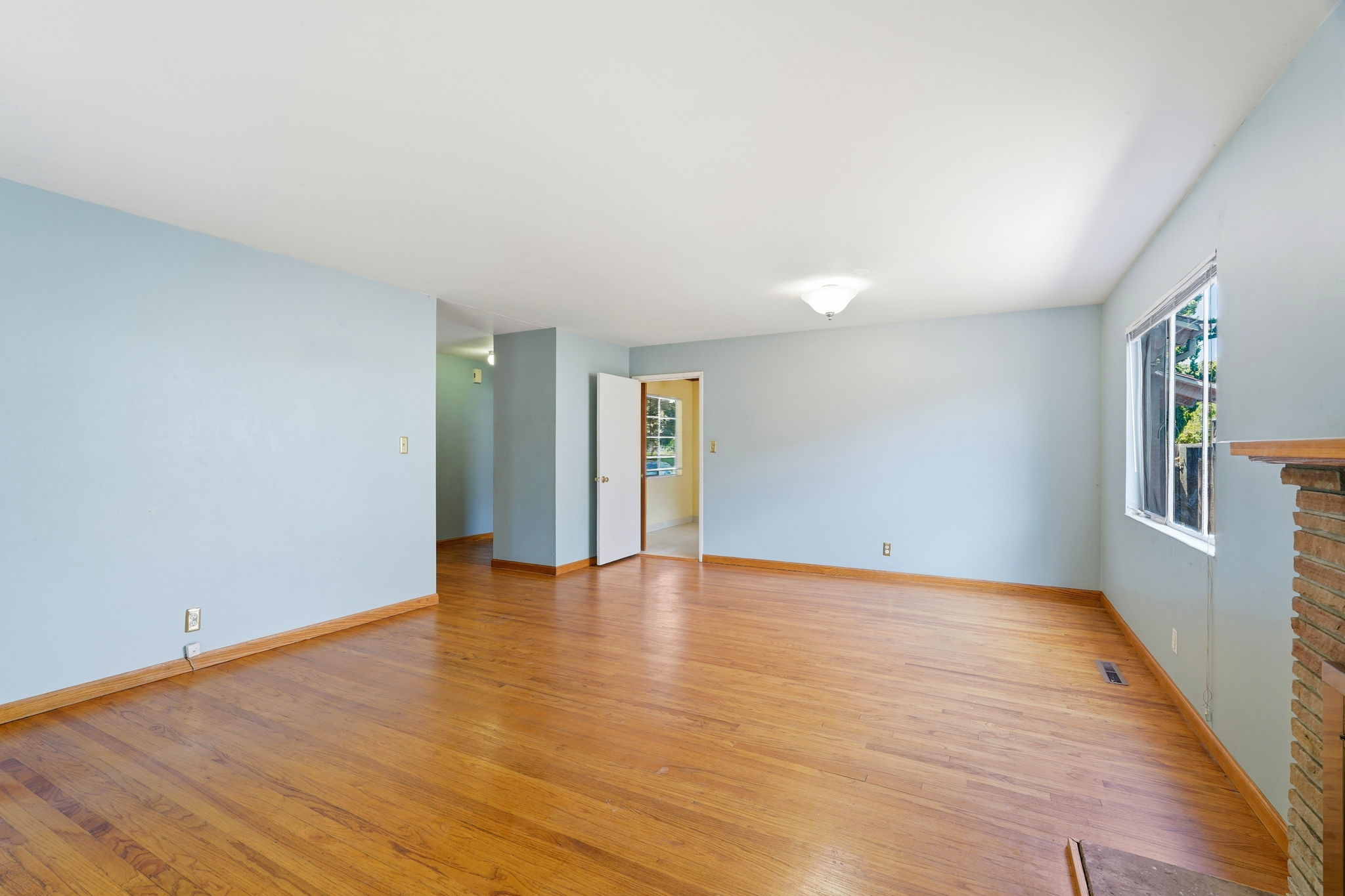 010_F8_1534 S Blaney Ave