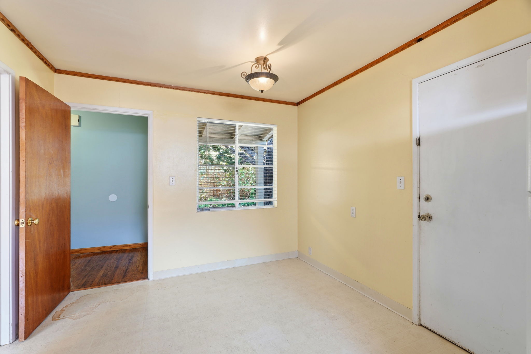 015_F8_1534 S Blaney Ave