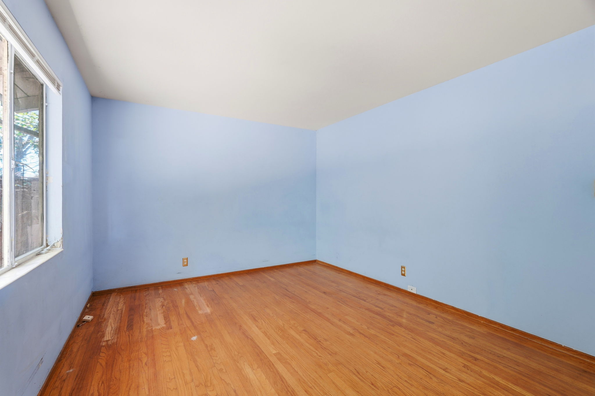 020_F8_1534 S Blaney Ave