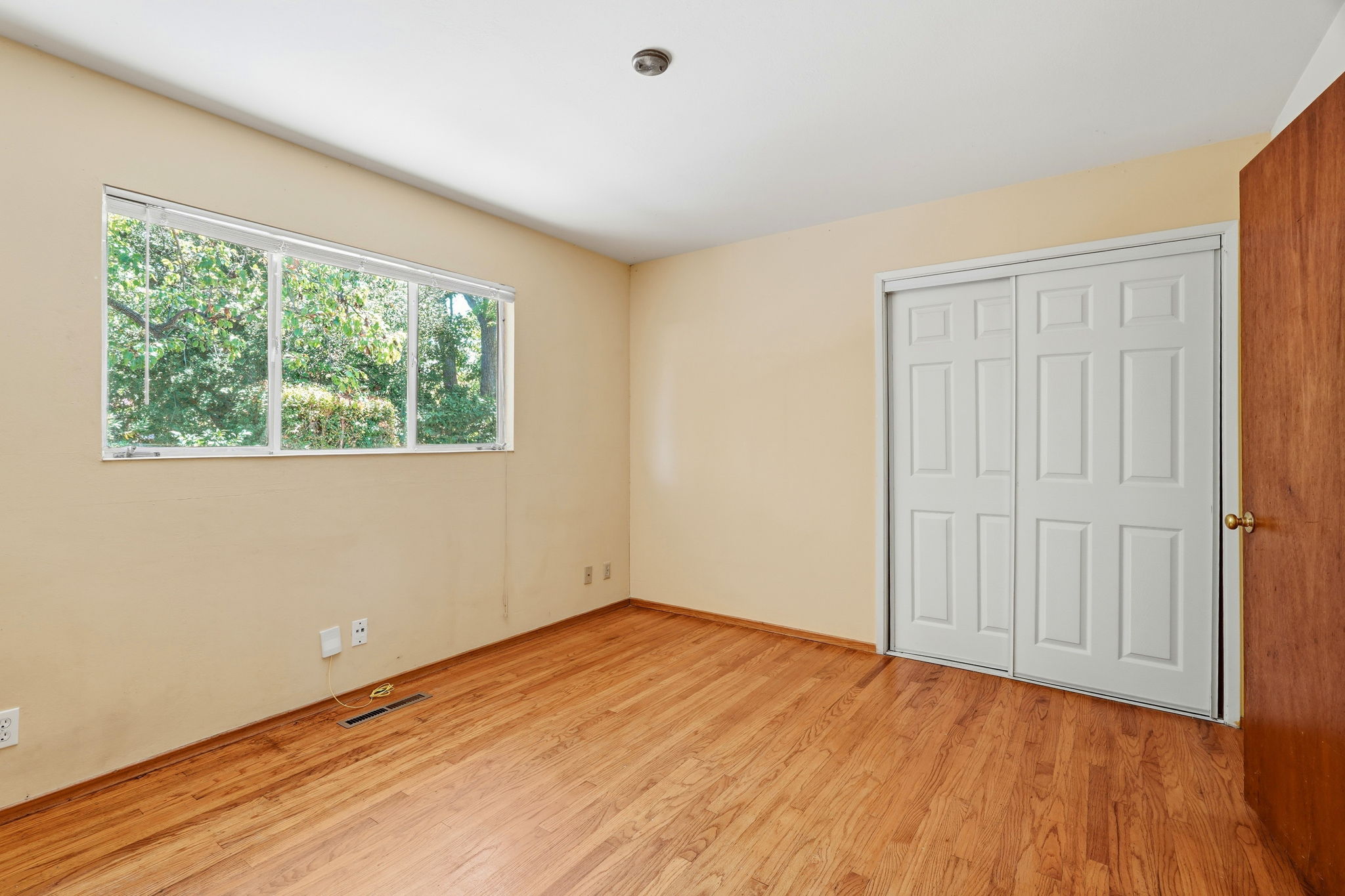 024_F8_1534 S Blaney Ave