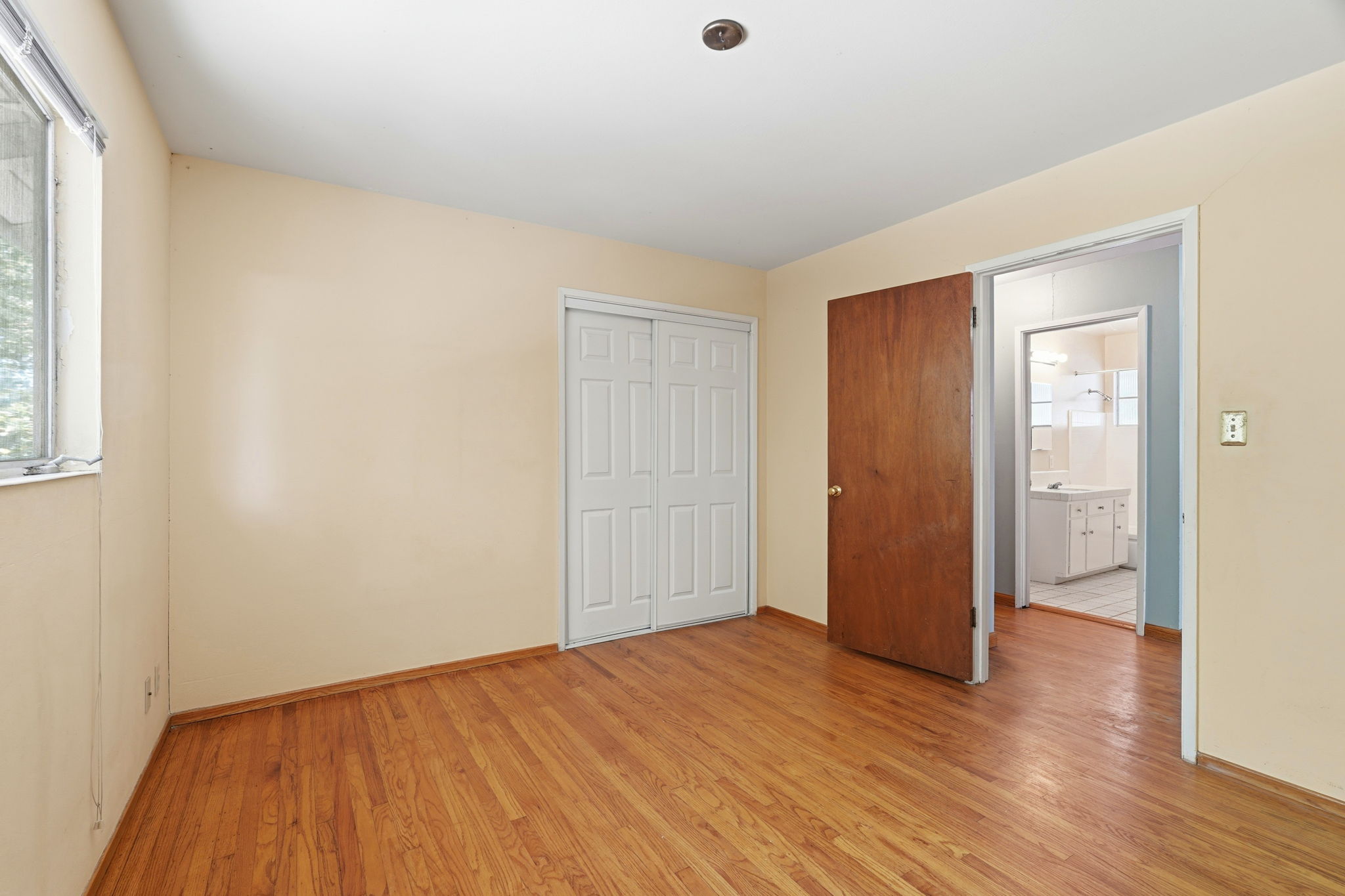 025_F8_1534 S Blaney Ave