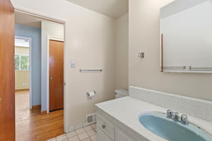 027_F8_1534 S Blaney Ave