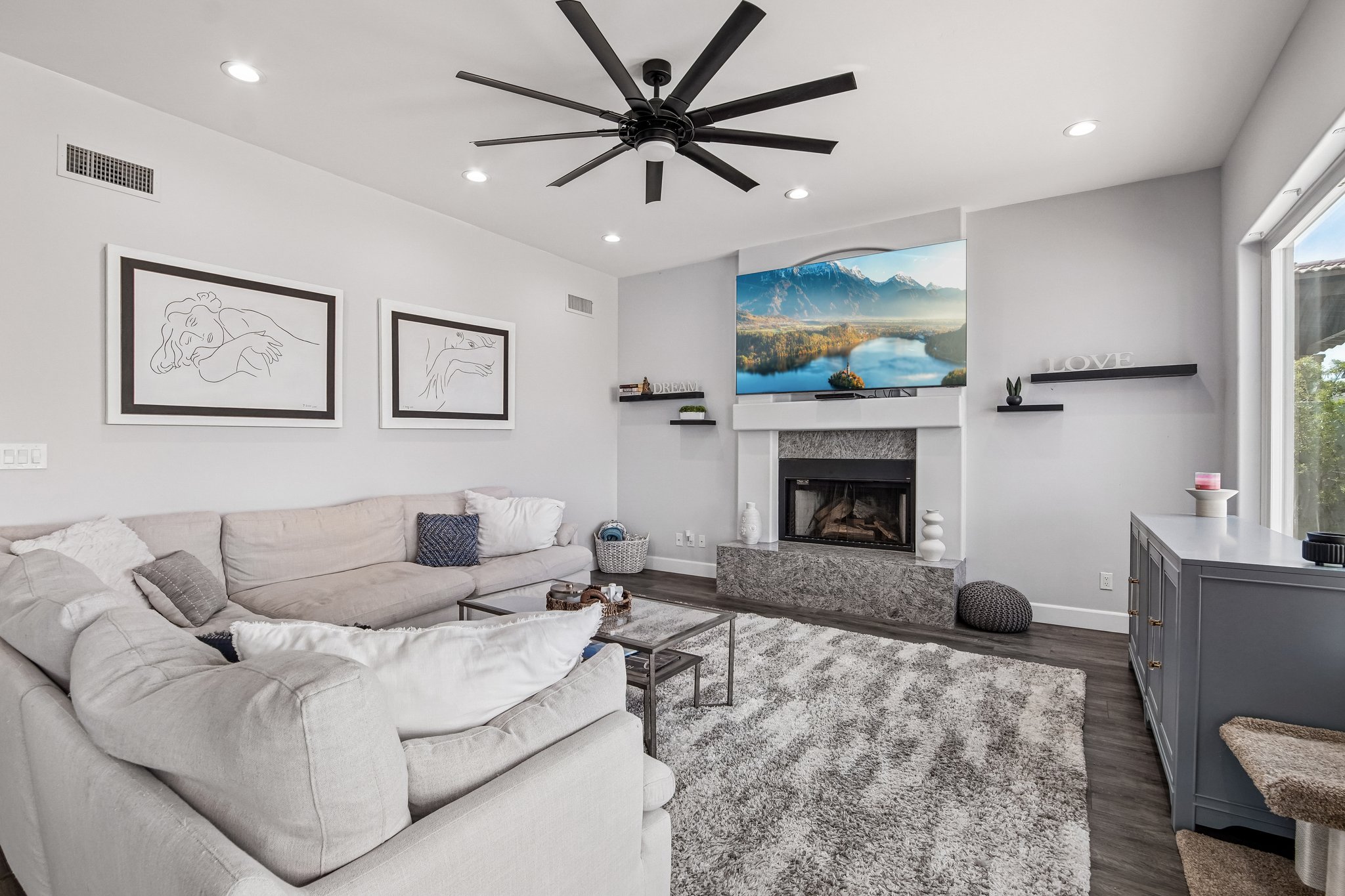 E Palomino Blvd-S1407-007.jpg