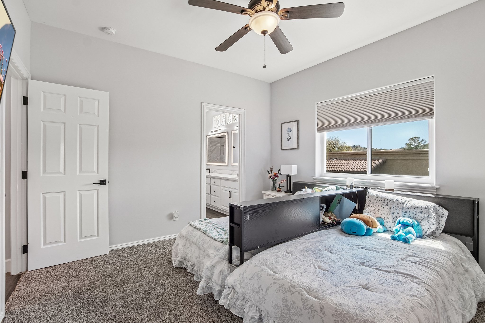 E Palomino Blvd-S1407-016.jpg