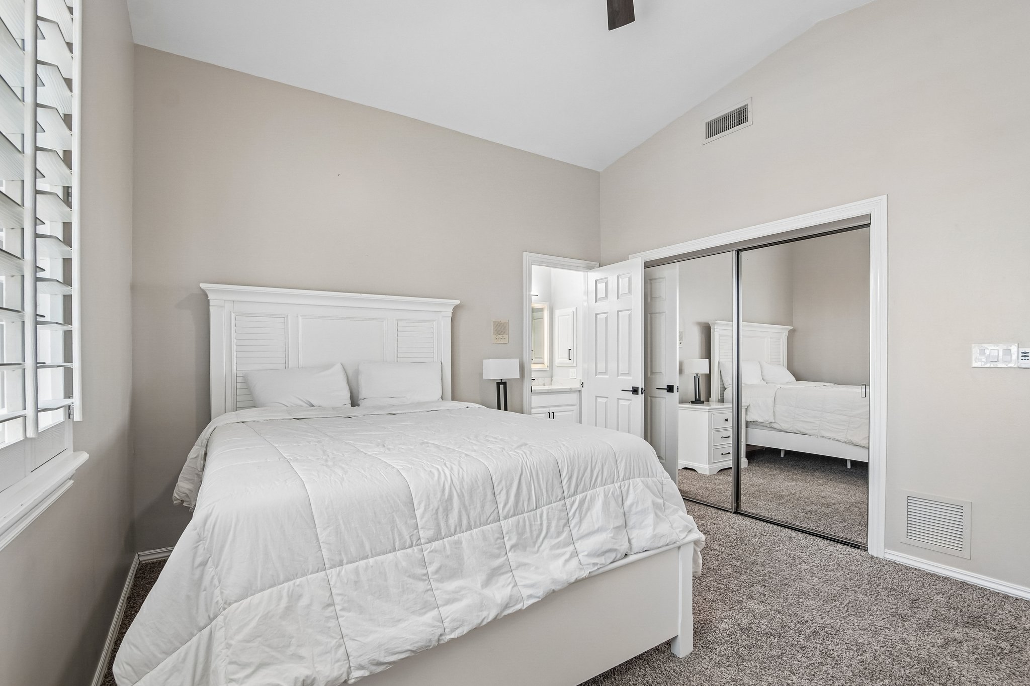 E Palomino Blvd-S1407-019.jpg