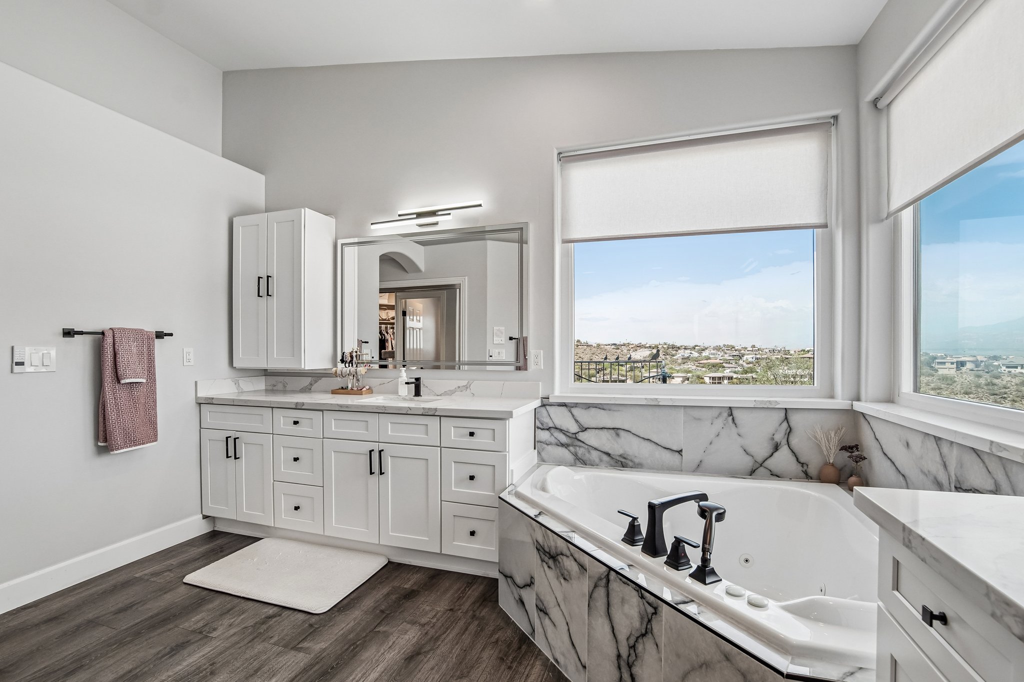 E Palomino Blvd-S1407-031.jpg