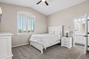 E Palomino Blvd-S1407-018.jpg