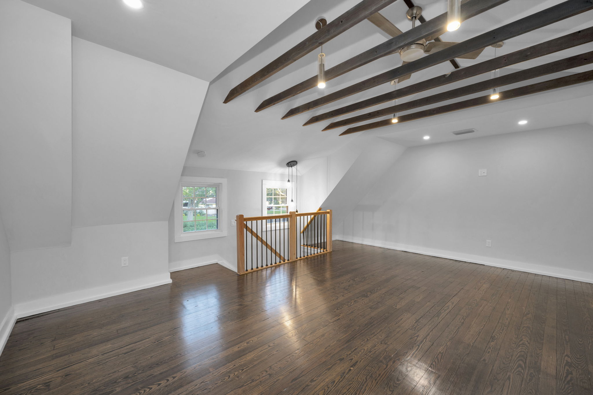 Upper Level Bonus Room1b