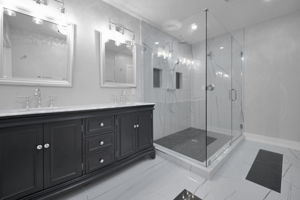 Upper Level Master Bathroom1a