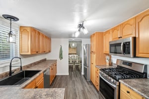 S Terry St-S1808-011.jpg