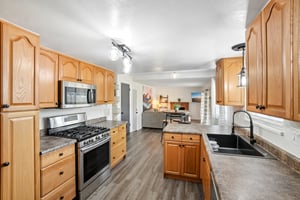 S Terry St-S1808-013.jpg