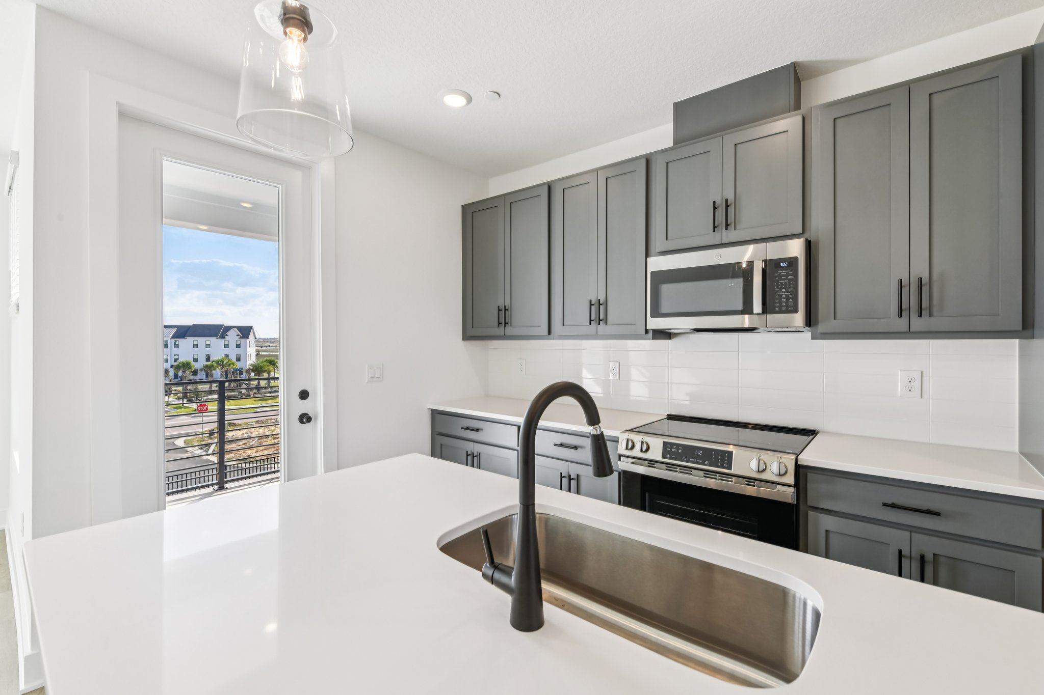 Hamlin Pk Dr-S0901-014.jpg