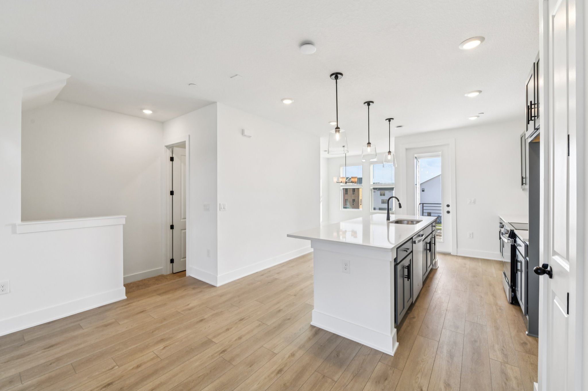 Hamlin Pk Dr-S0901-017.jpg