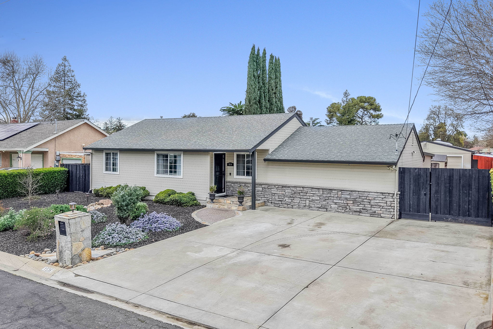 Detached Garage + Lots of Parking