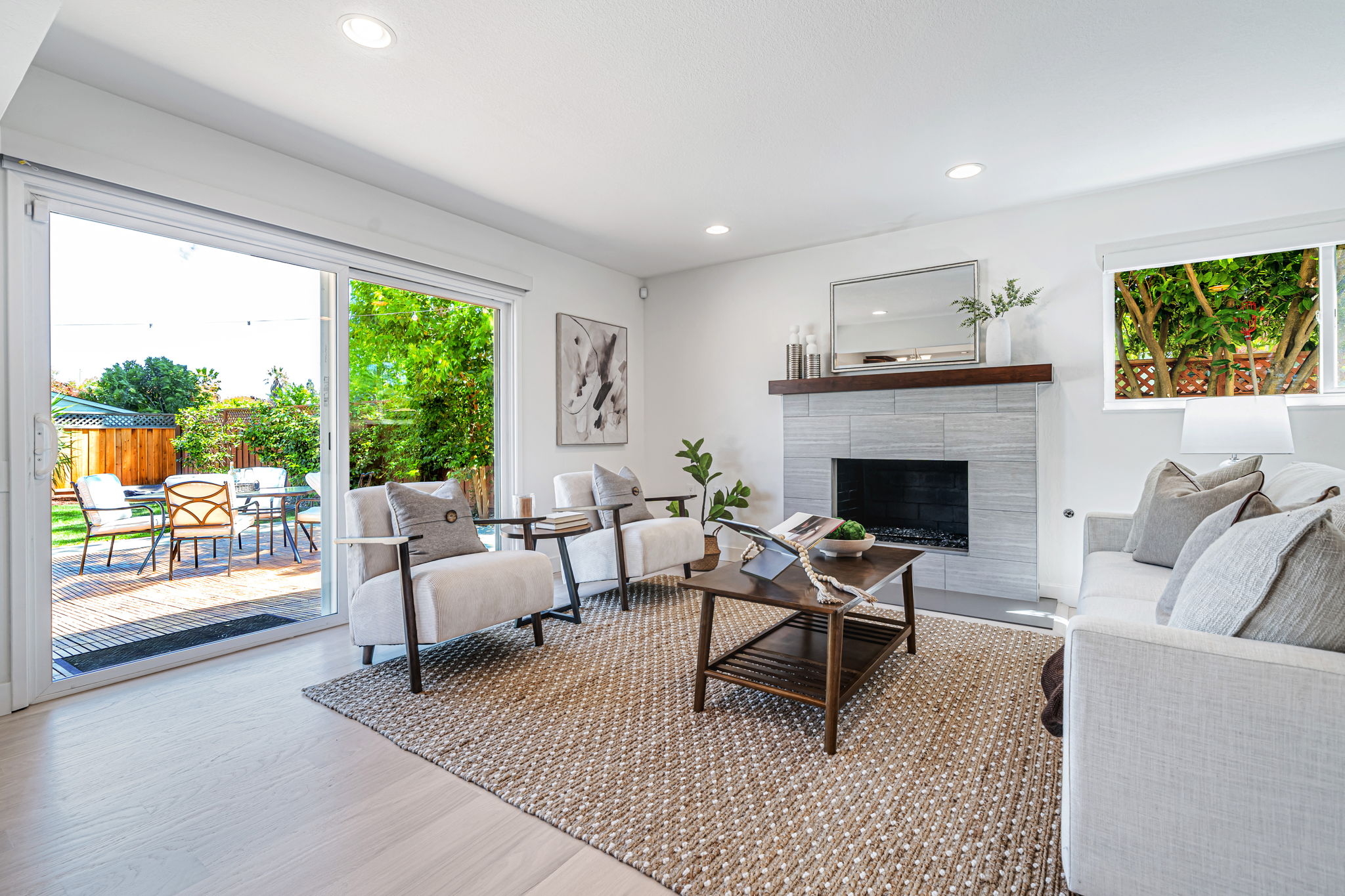 011_1536 St Helena Dr