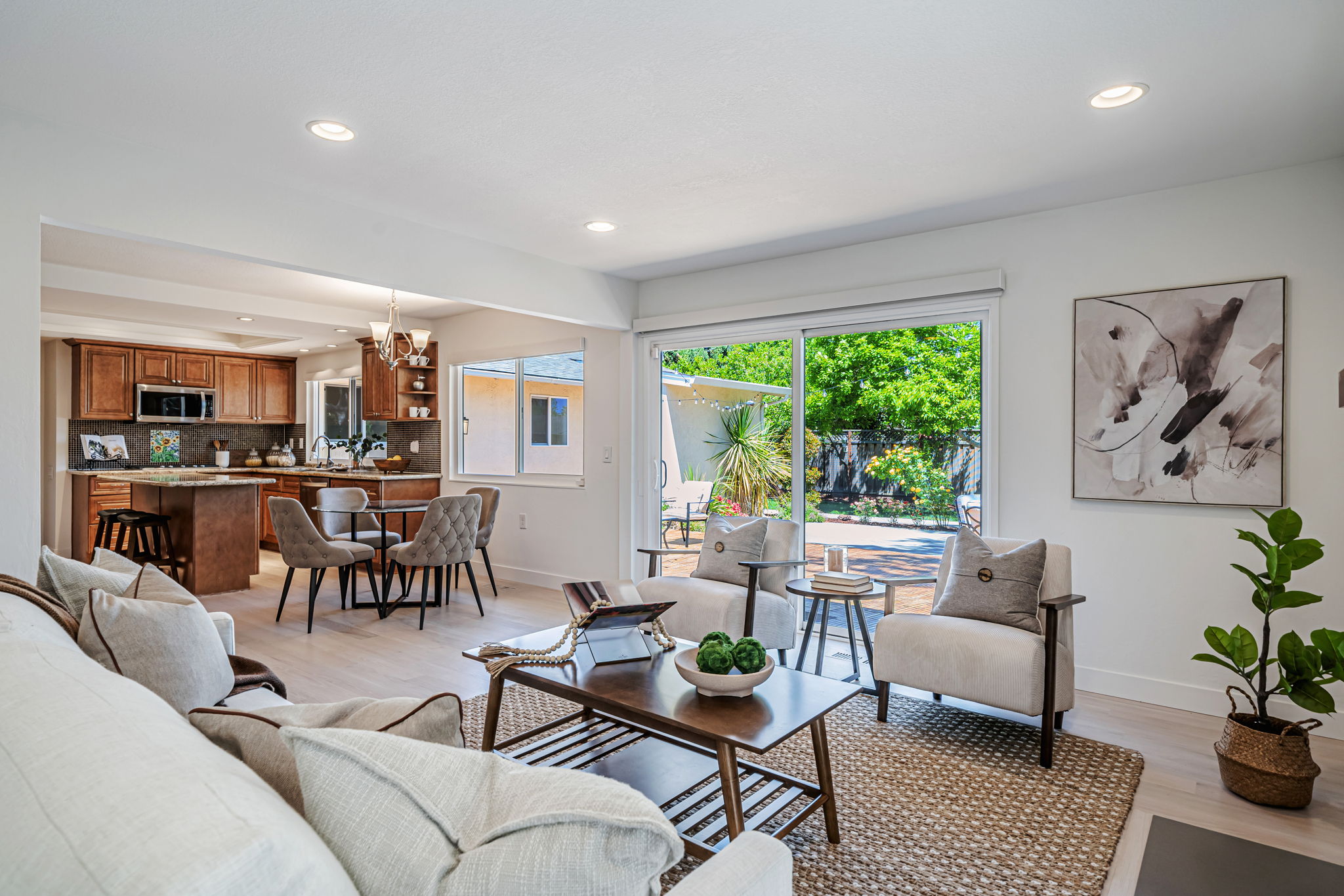 013_1536 St Helena Dr