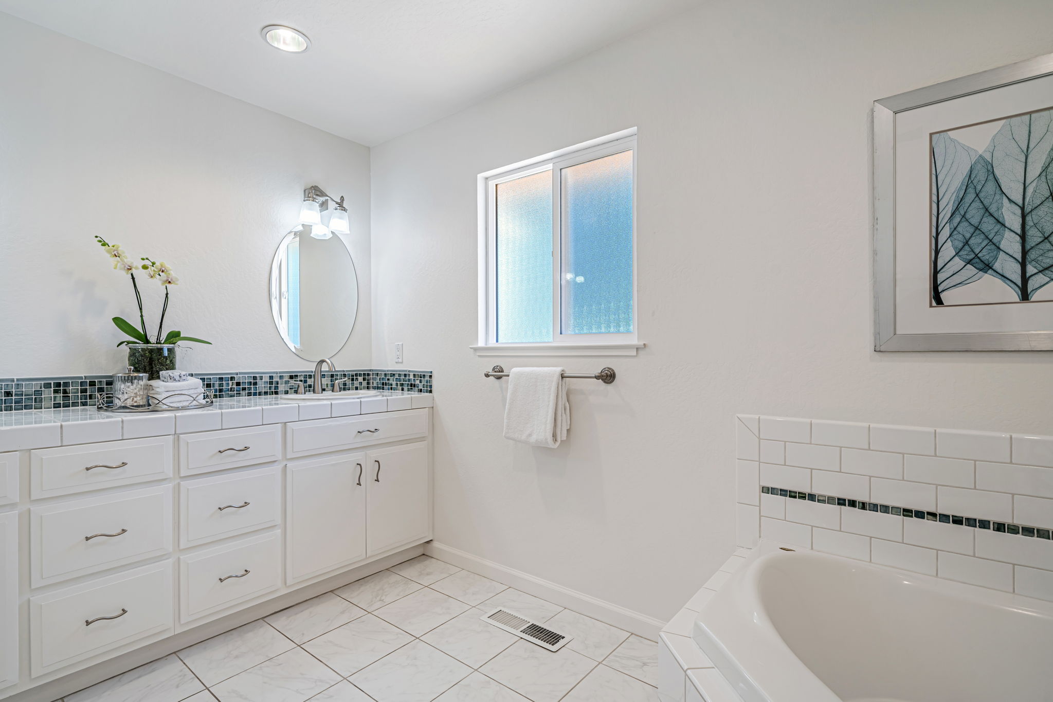 053_1536 St Helena Dr