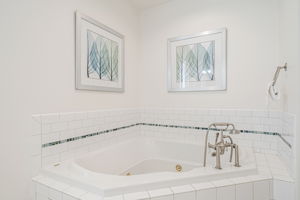 052_1536 St Helena Dr