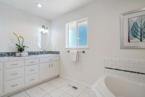 053_1536 St Helena Dr