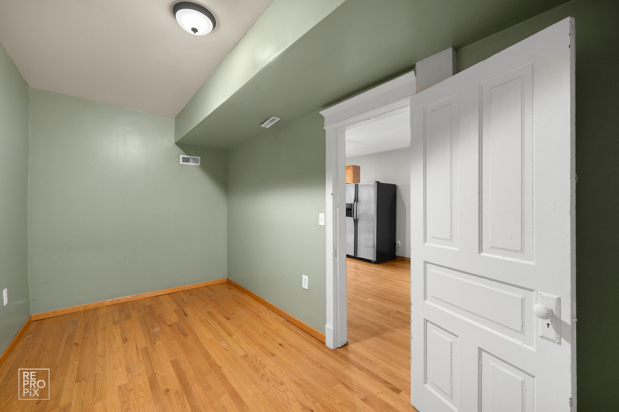 536 W 17th St, Chicago, IL 60608_009