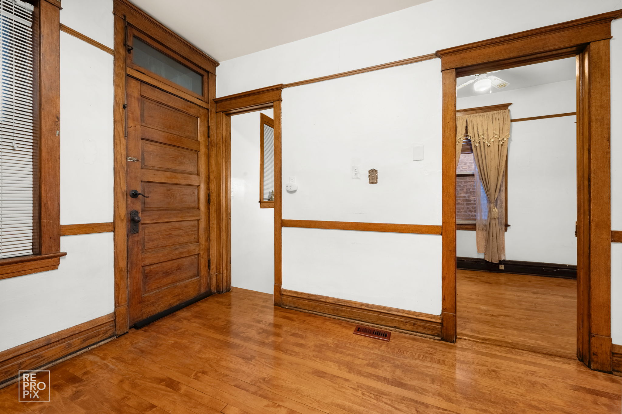 536 W 17th St, Chicago, IL 60608_045