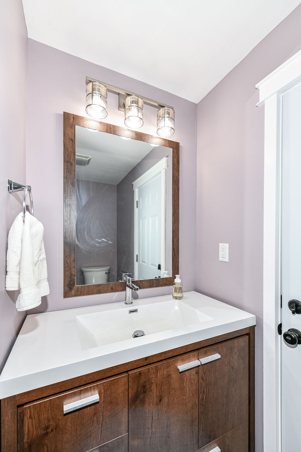 Full bath ensuite Bedroom 4