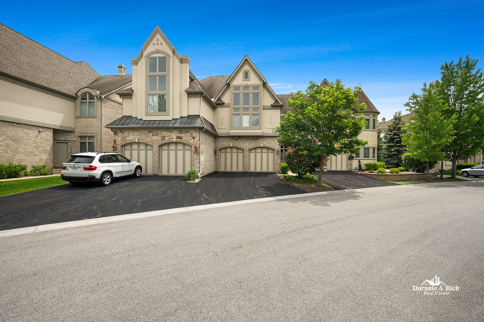 1537 W Rue James Pl, Palatine, IL 60067_001