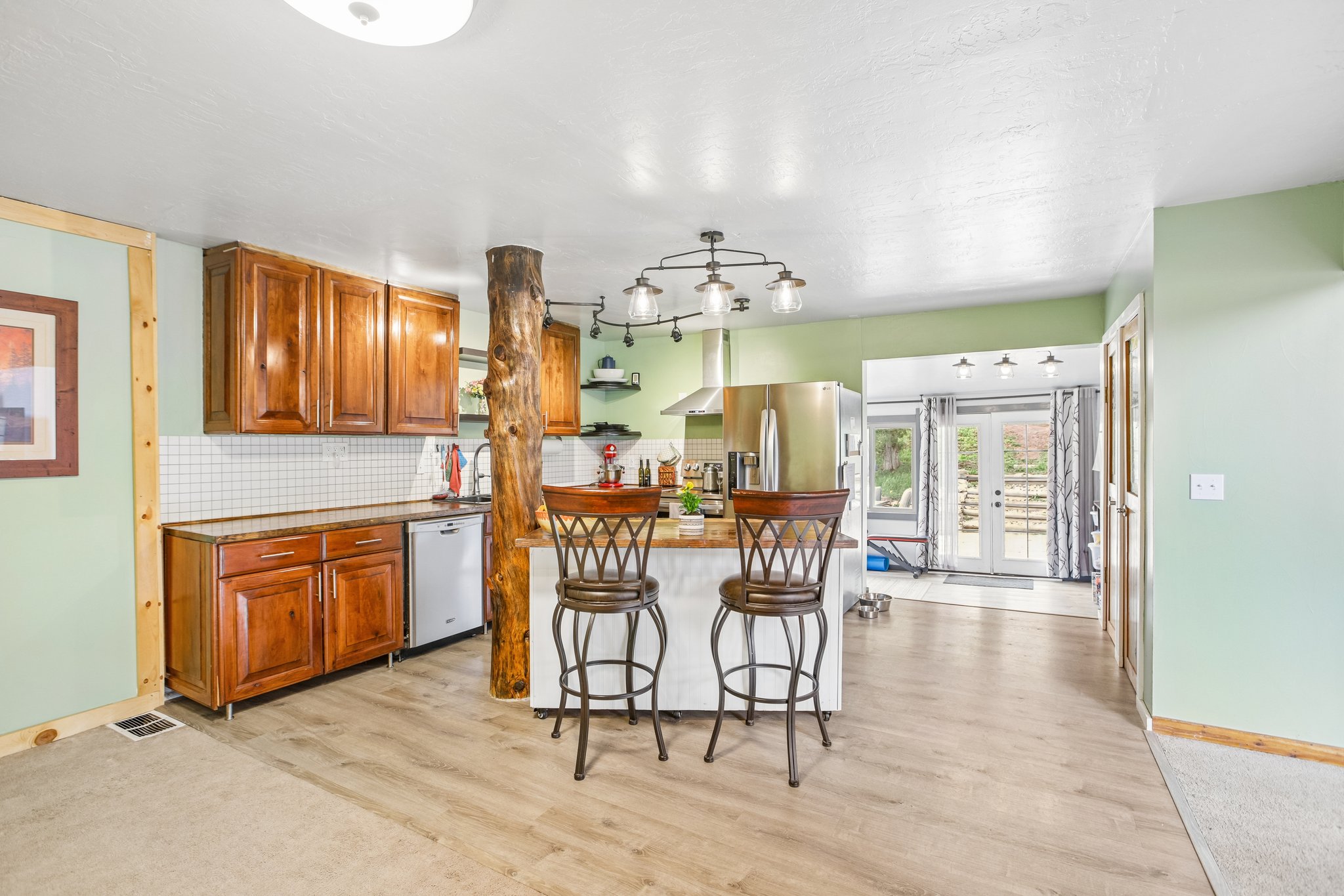 Country Cir-S2304-010.jpg