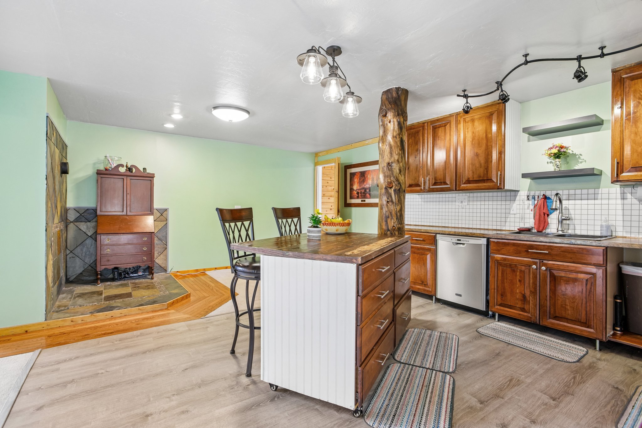 Country Cir-S2304-011.jpg