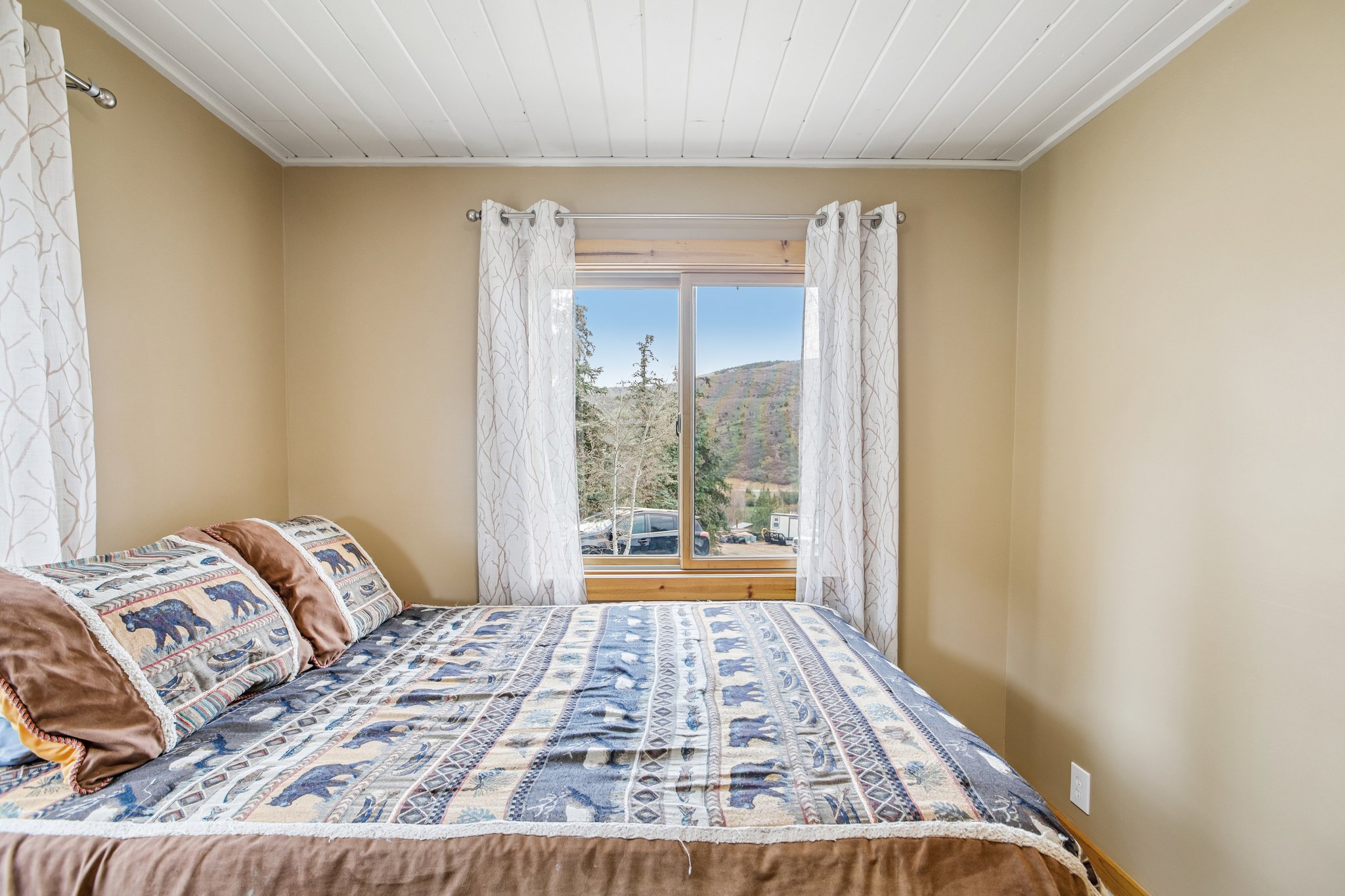 Country Cir-S2304-013.jpg