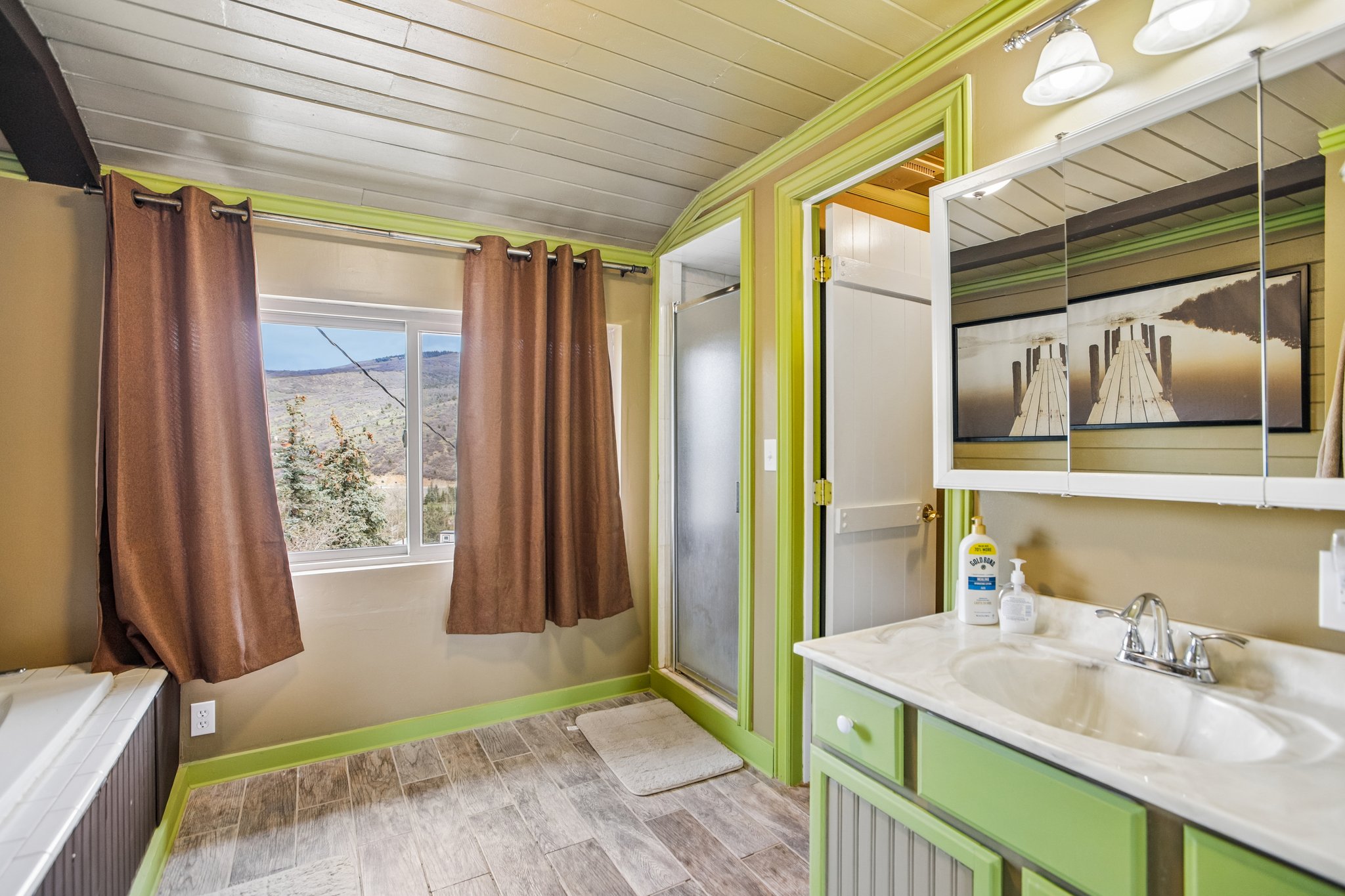 Country Cir-S2304-031.jpg