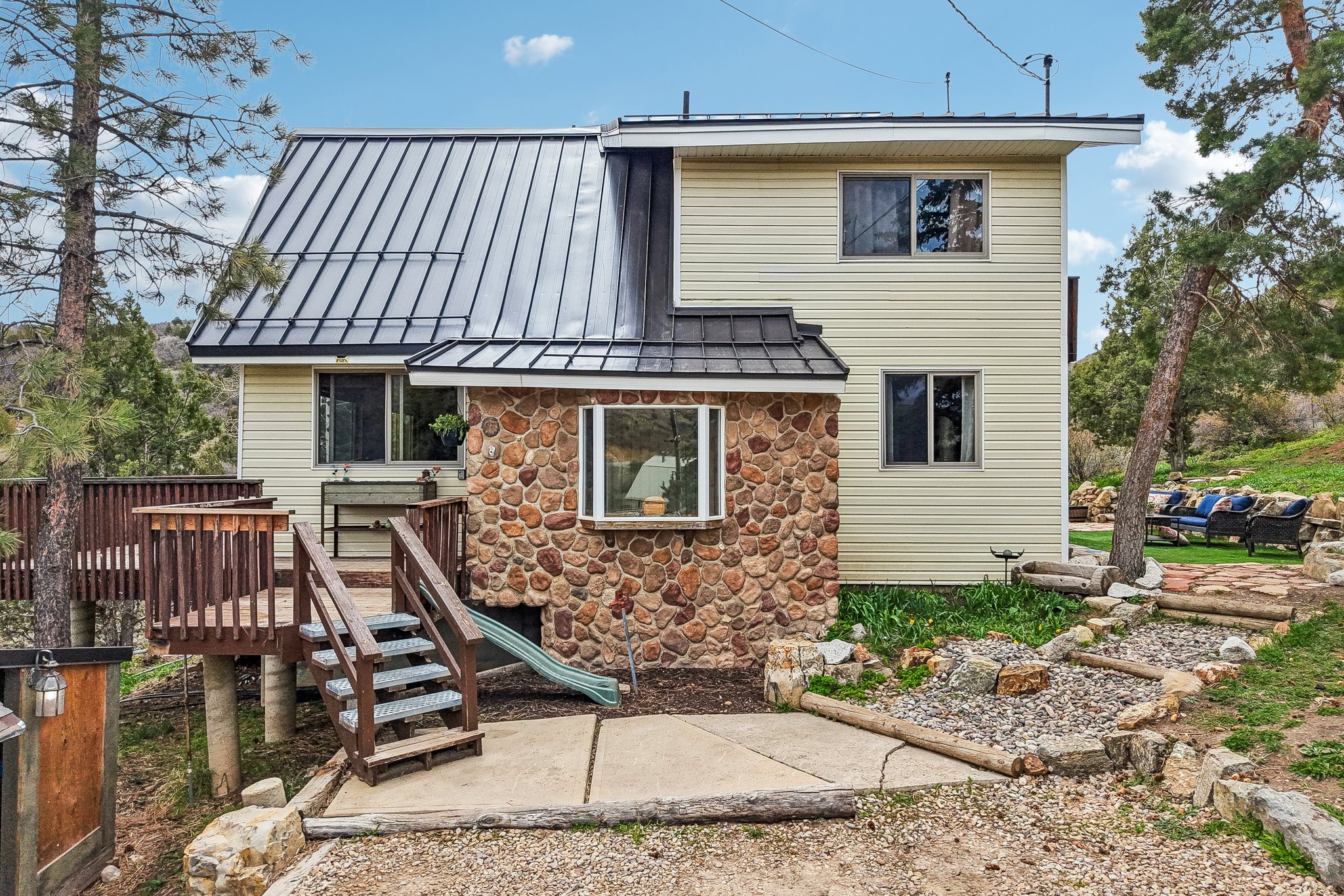 Country Cir-S2304-040.jpg