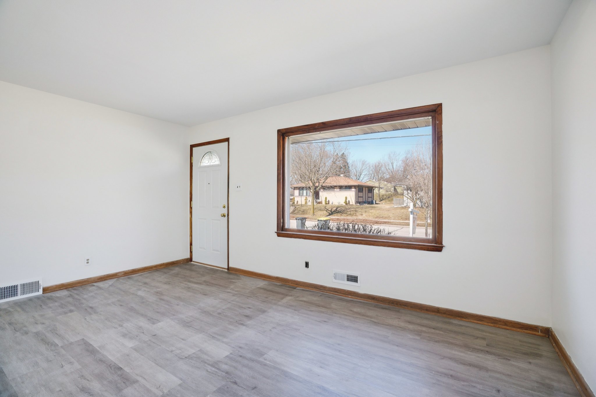 Birch Dr-S2002-006.jpg